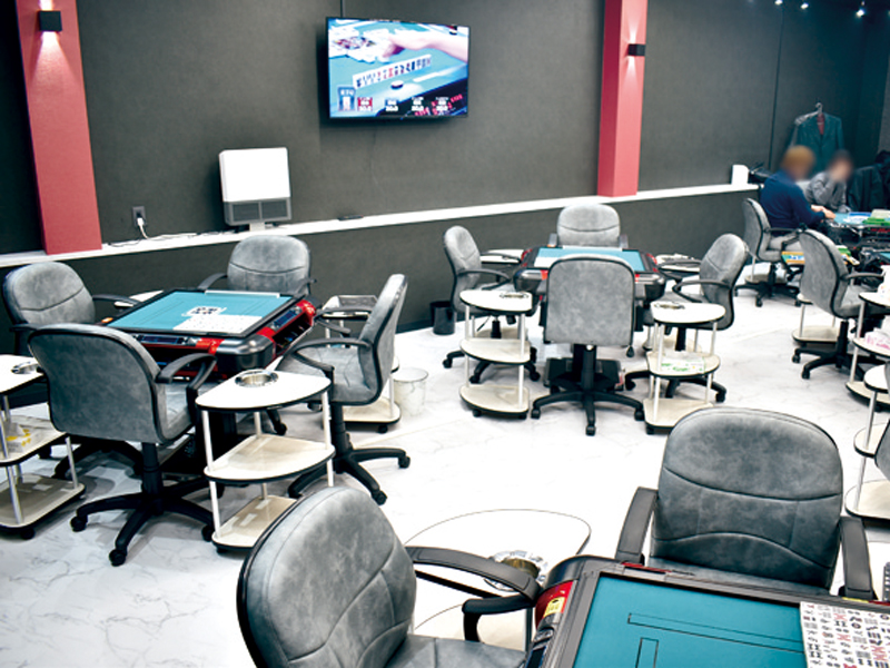 女性オーナーによる食事も楽しめる麻雀店