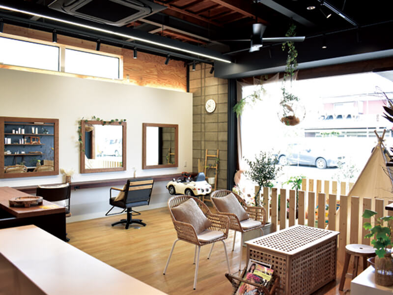 大人カジュアルなスタイルが叶うヘアサロン