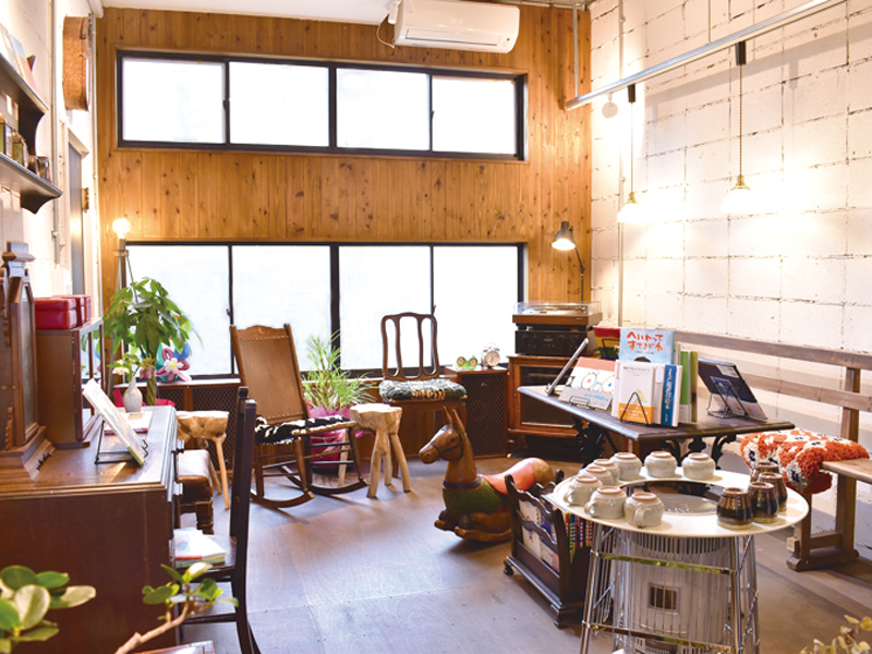 絵本と空間を楽しむ隠れ家
