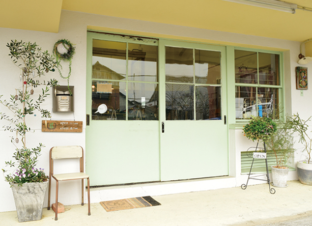 『ｇ ～グラム～　グラム』ドライフラワーを中心とした JR丸亀駅近くの雑貨屋