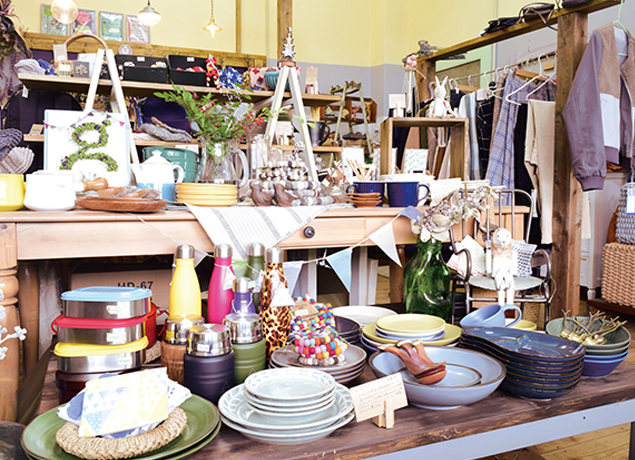 『ｇ ～グラム～　グラム』ドライフラワーを中心とした JR丸亀駅近くの雑貨屋