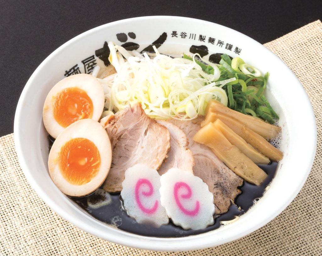 豚骨スープ×こがしニンニクの大人気、極旨豚骨ラーメン