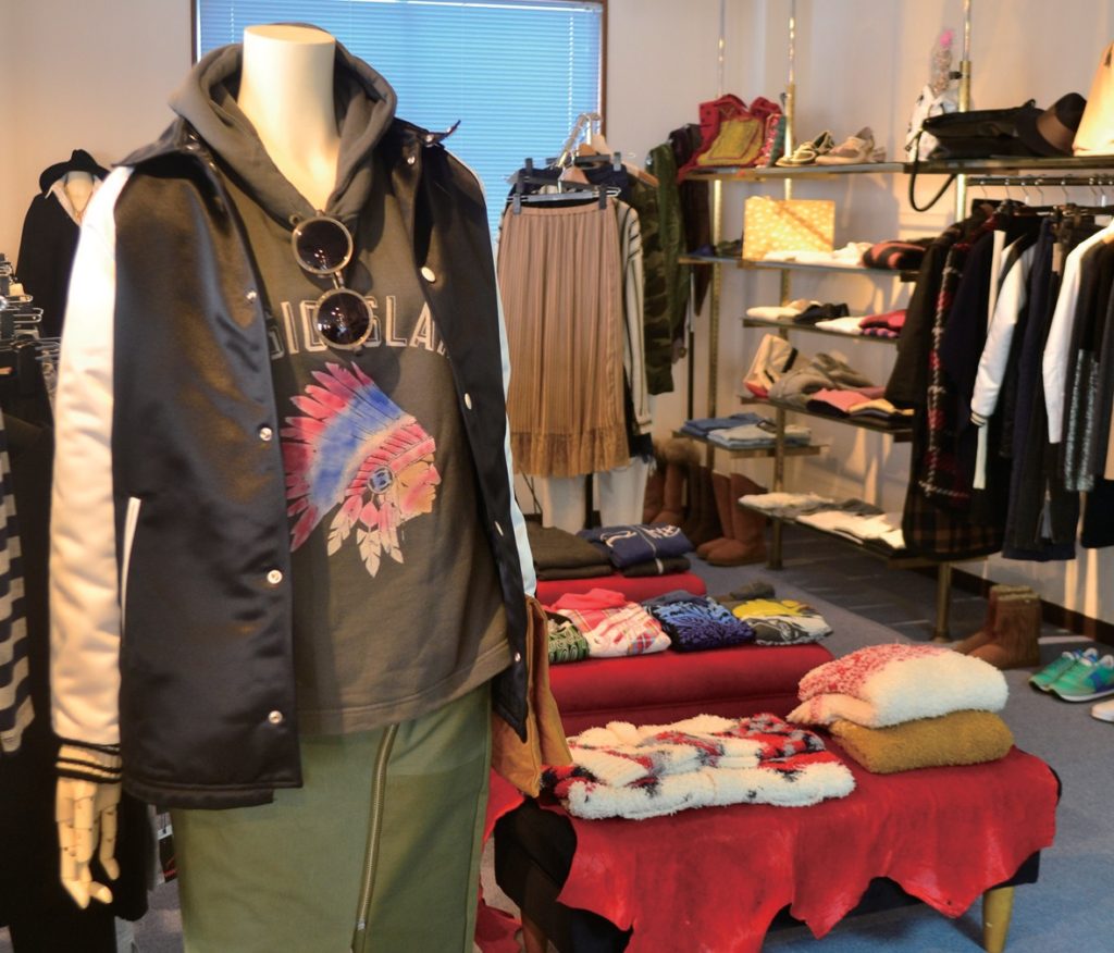 あの「ｇｉｍｍｉｃｋ」が移転ＯＰＥＮ！カフェ×アパレルの自由な空間が魅力