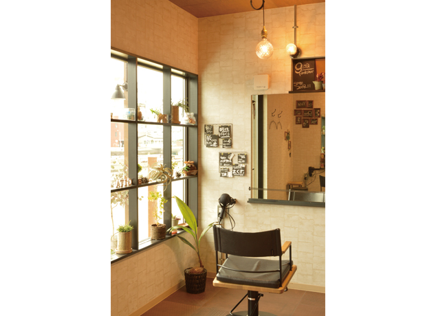 『gita pure hair ジタ ピュア ヘア』　心が晴れやかになるヘアへと変身させてくれるサロン