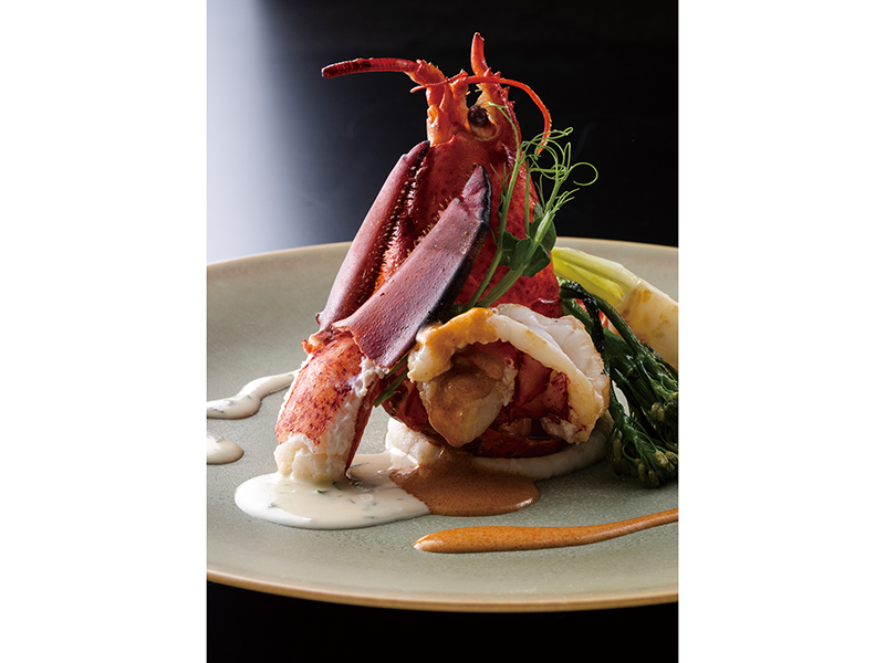 昼と夜で表情を変える隠れ家レストランで本格フレンチを楽しむ特別なひと時を