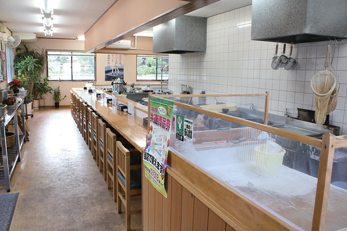 王道のかけと５種類の野菜天、心も温まるゴールデンコンビ