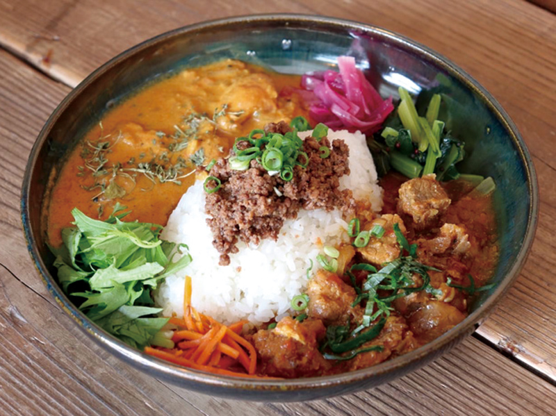 県産米を美味しくいただくスパイスカレー