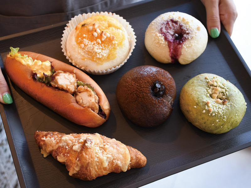 ピンク色の可愛い雰囲気に心躍るもちっとベーグルが人気のベーカリー