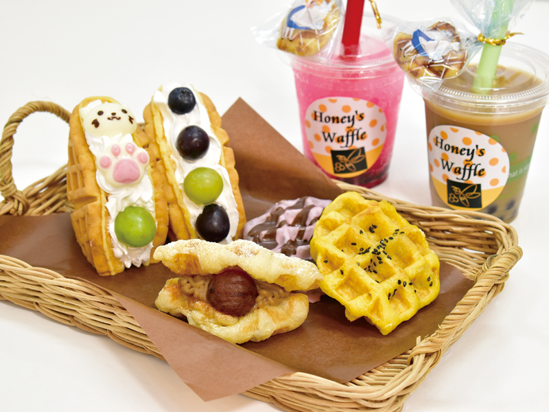 焼きたてのワッフルが味わえる『Honey’s Waffle』