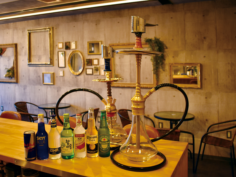 シーシャもできる！ノーチャージのカフェ&BAR