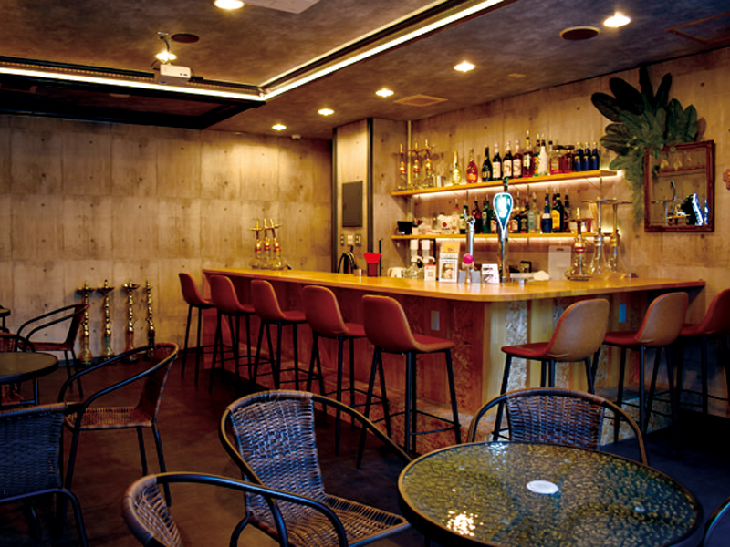 シーシャもできる！ノーチャージのカフェ&BAR