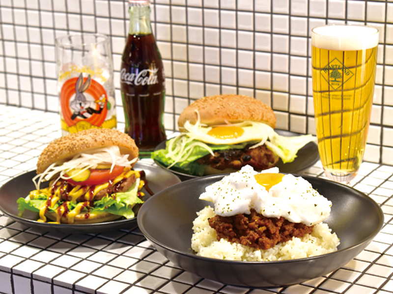 昼飲みOK！食事も終日楽しめる街中のオアシス