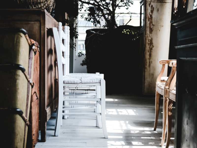 四国最大級のアンティーク家具&ドライフラワー専門店『IWARE』