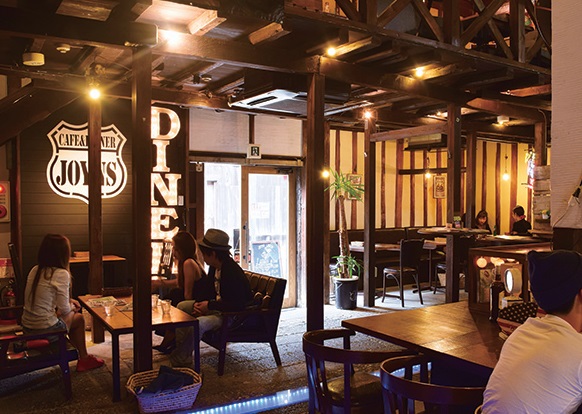 『CAFE＆DINNER　JOYNS』旨味を凝縮したハンバーグが決め手♪ボリューム満点のロコモコ丼!!