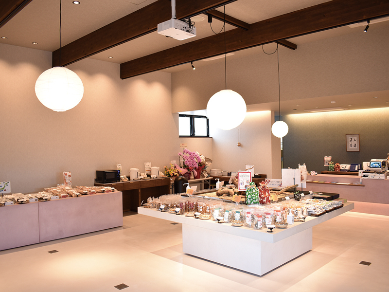 じゃこ丸ショップ店内