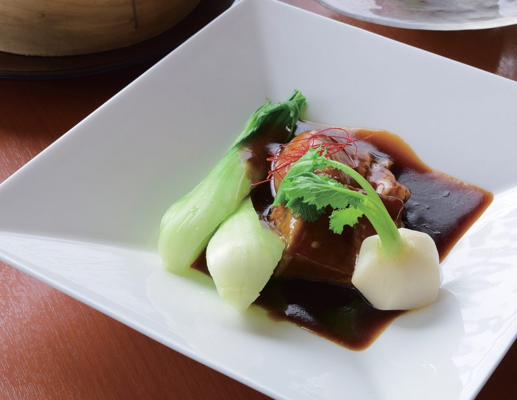 『Dining　Cafe　ca.to.cha』柔らかくてジューシーな豚の角煮をモチモチ食感のカーポーで包んで召し上がれ