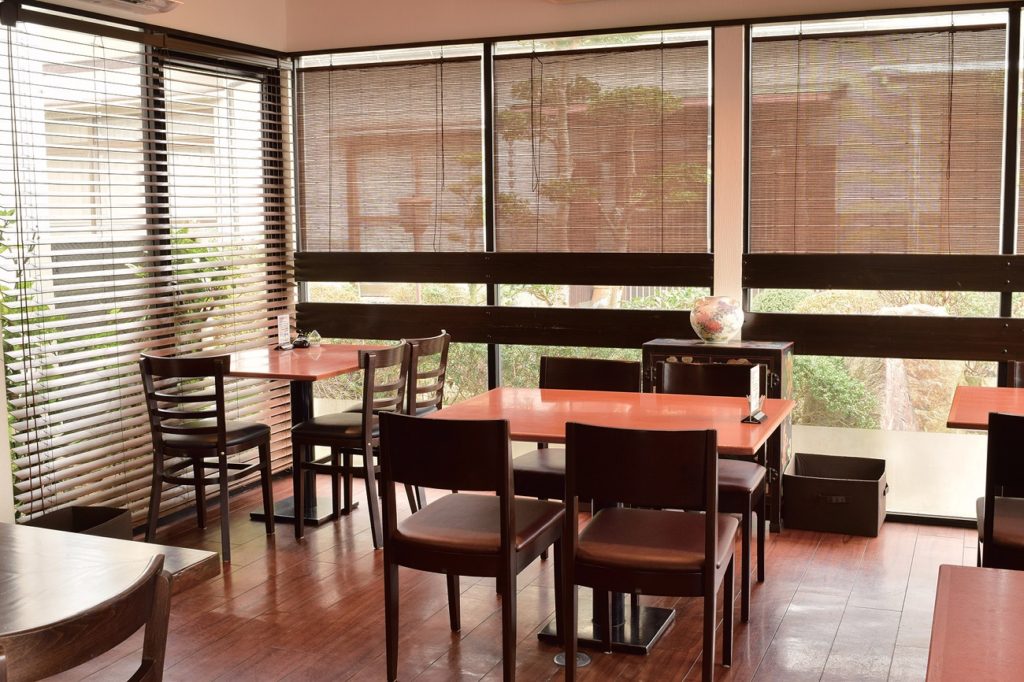 『Dining　Cafe　ca.to.cha』柔らかくてジューシーな豚の角煮をモチモチ食感のカーポーで包んで召し上がれ