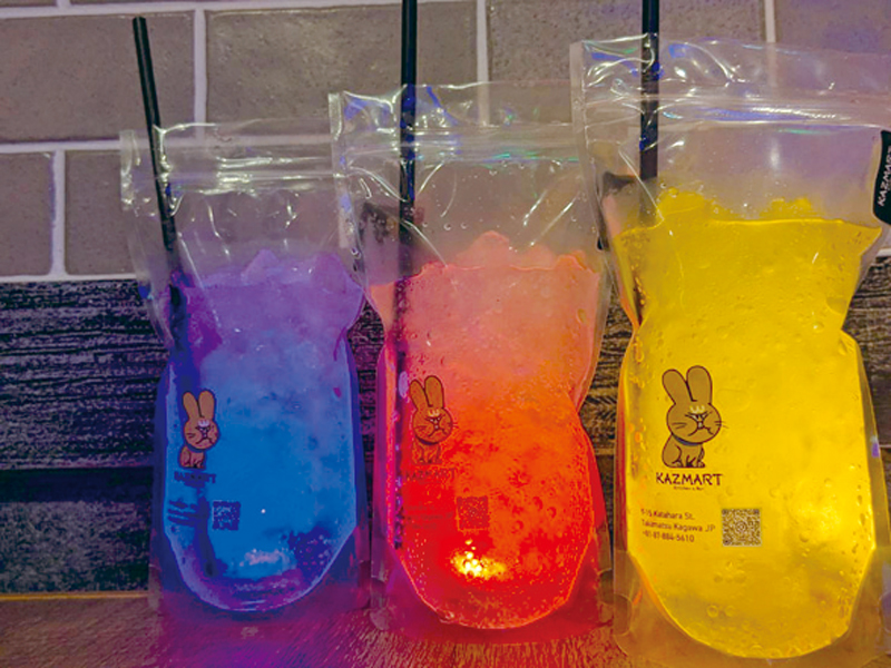 渾身の創作料理をバルテイストの店内で愉しむ