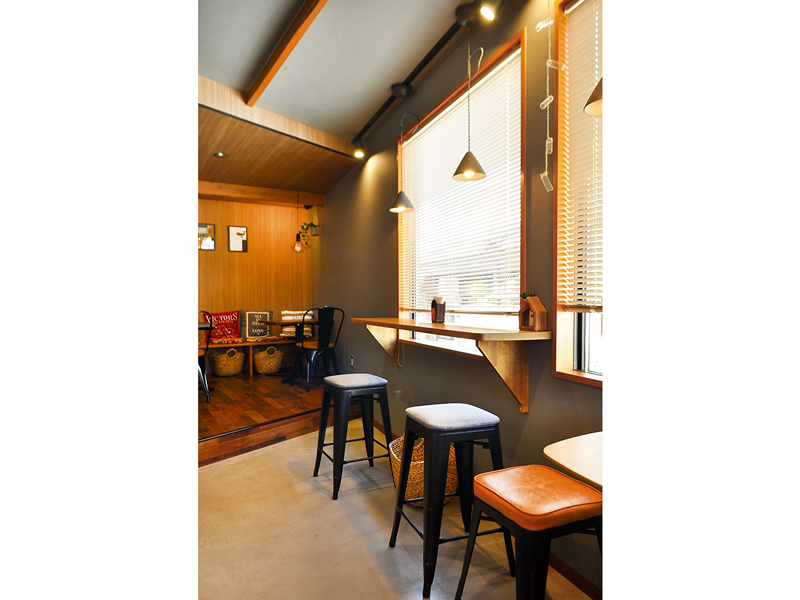 もっちり食感の生地とフルーツが美味 地域に愛されるカフェがOPEN!