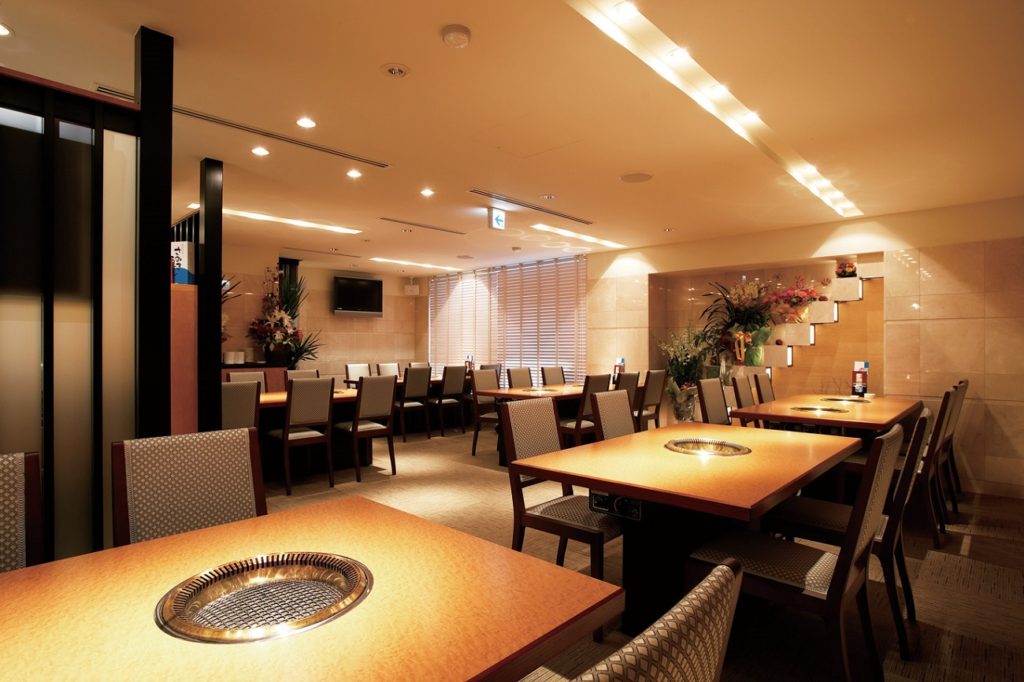 『焼肉・韓国料理 食楽苑 金魚』目利きが認める厳選和牛を華やかに堪能！