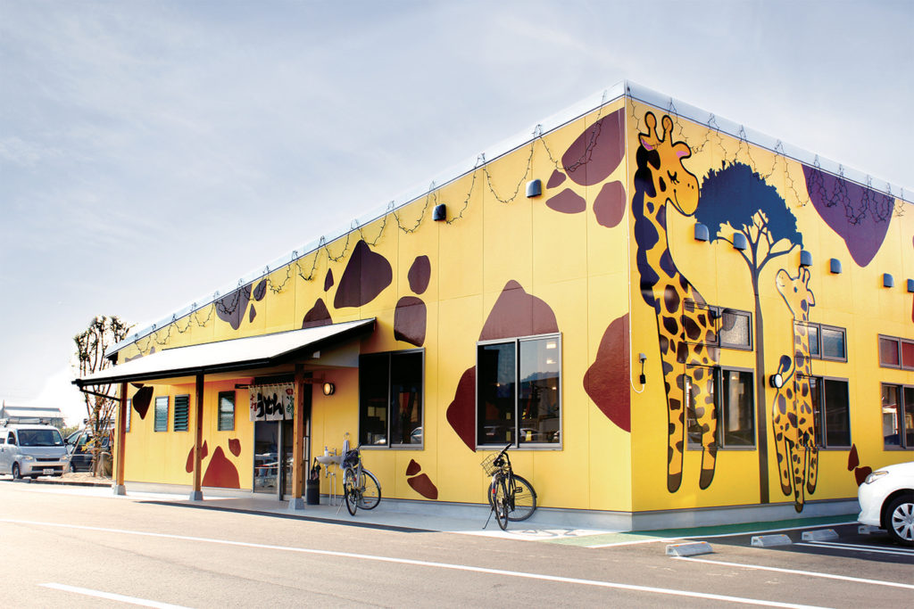 甘く炊いた肉がたっぷり乗ったボリューム満点の肉うどん！！