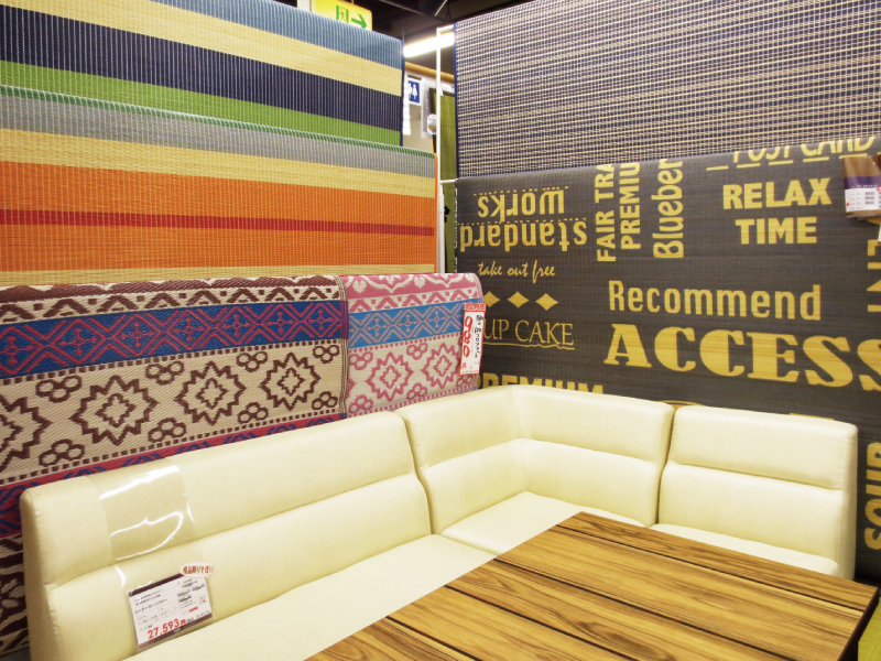 『リビンズ イソザキ』夏の空間づくりにピッタリの夏小物、 ギフト雑貨も続々入荷中!!