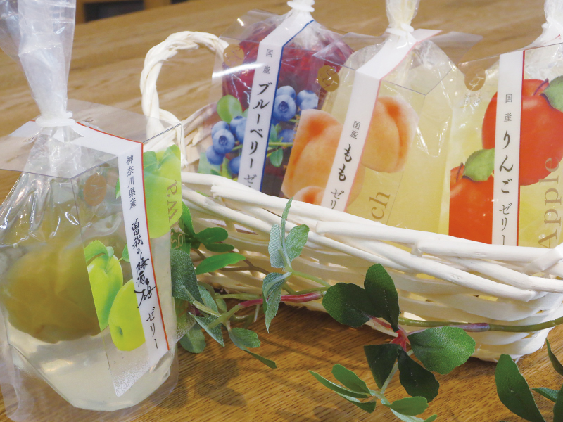 『リビンズ イソザキ』夏の空間づくりにピッタリの夏小物、 ギフト雑貨も続々入荷中!!