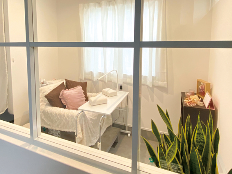 komachi nail studioの店内