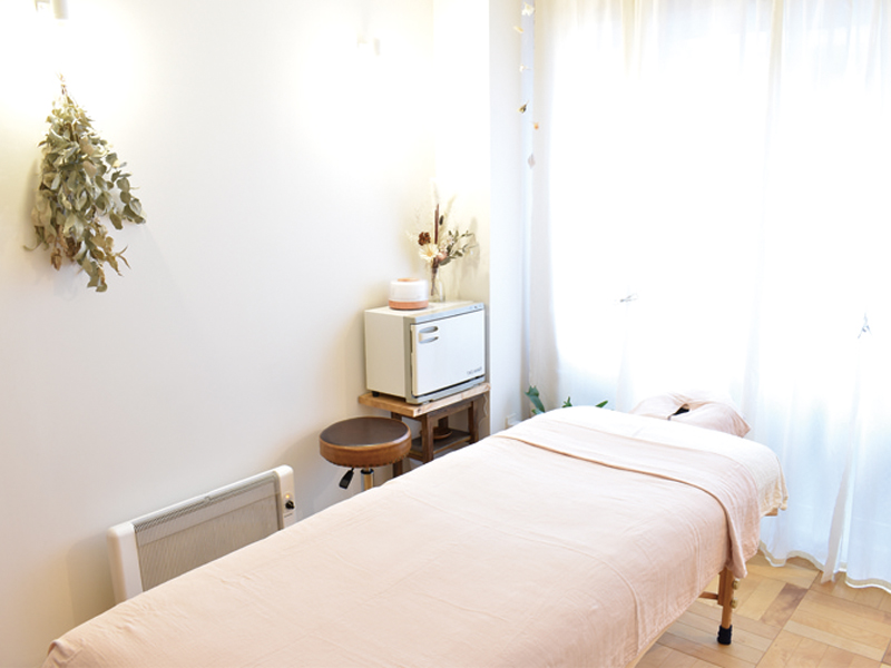 心と身体を整える女性のための癒し空間