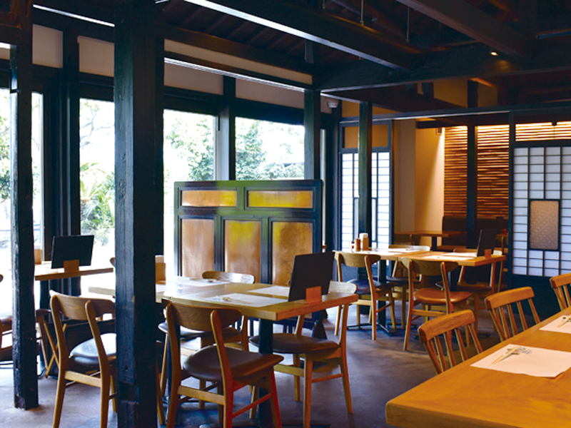 築150年の古民家の趣を感じる空間で美食を堪能