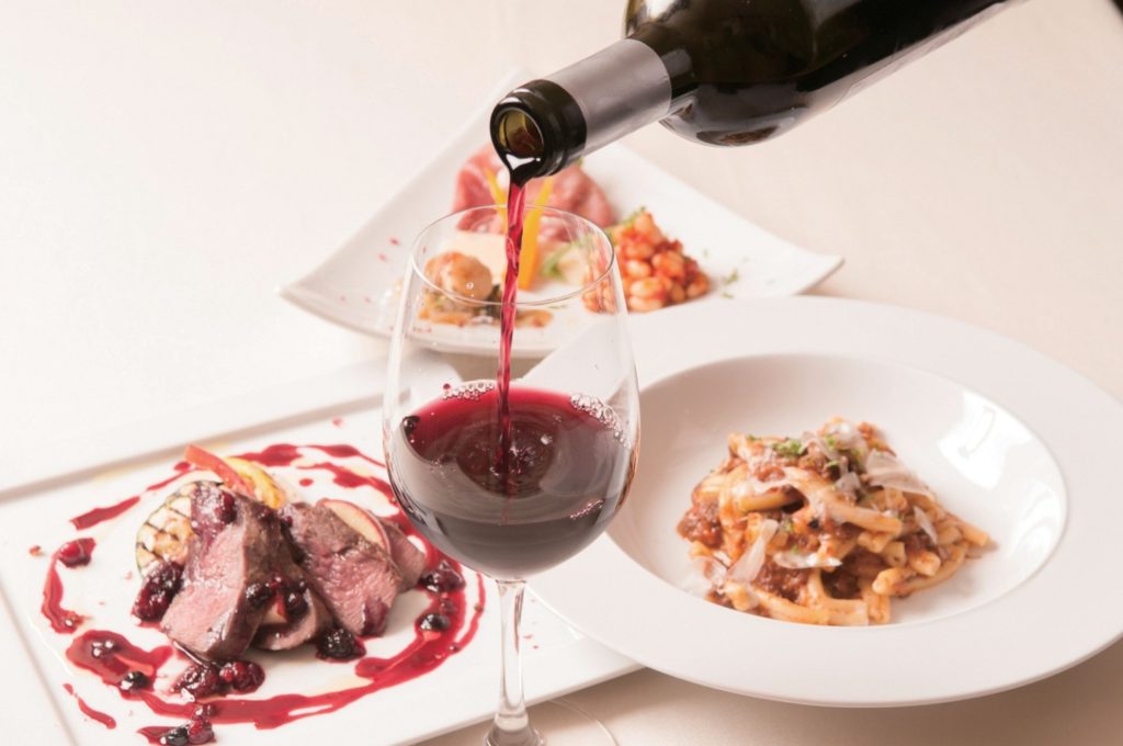 『イタリア料理ラ・ルーナ』街中に佇むイタリア料理店で絶品パスタとワインを楽しむ至福の時間