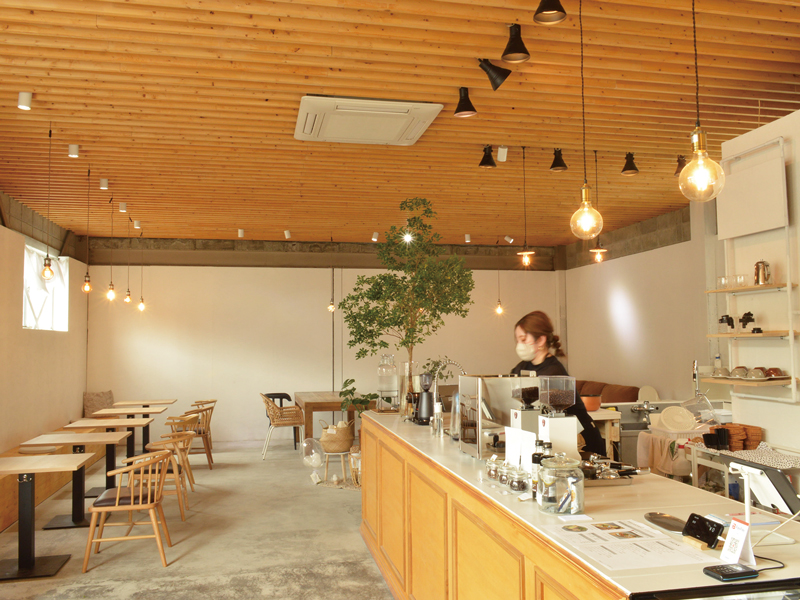 人気カフェが鶴市町に移転OPEN！コーヒーやおしゃれな空間を味わって