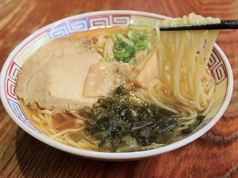 『中華そばマーちゃん』食べれば分かる心に染み入る優しい味わい♪65年守り続けてきた老舗の味を堪能