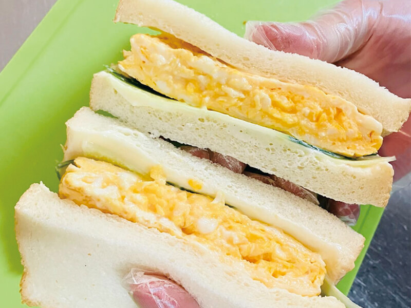 しっとりふわふわのパンで作るサンドイッチ専門店