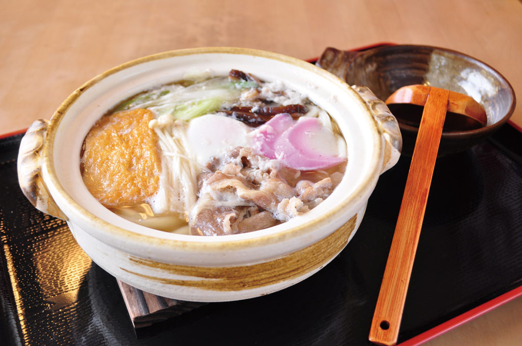 『まるやうどん 二代目』美味しさの秘訣はオリジナルダシ醤油と口の中で踊るこだわり麺！