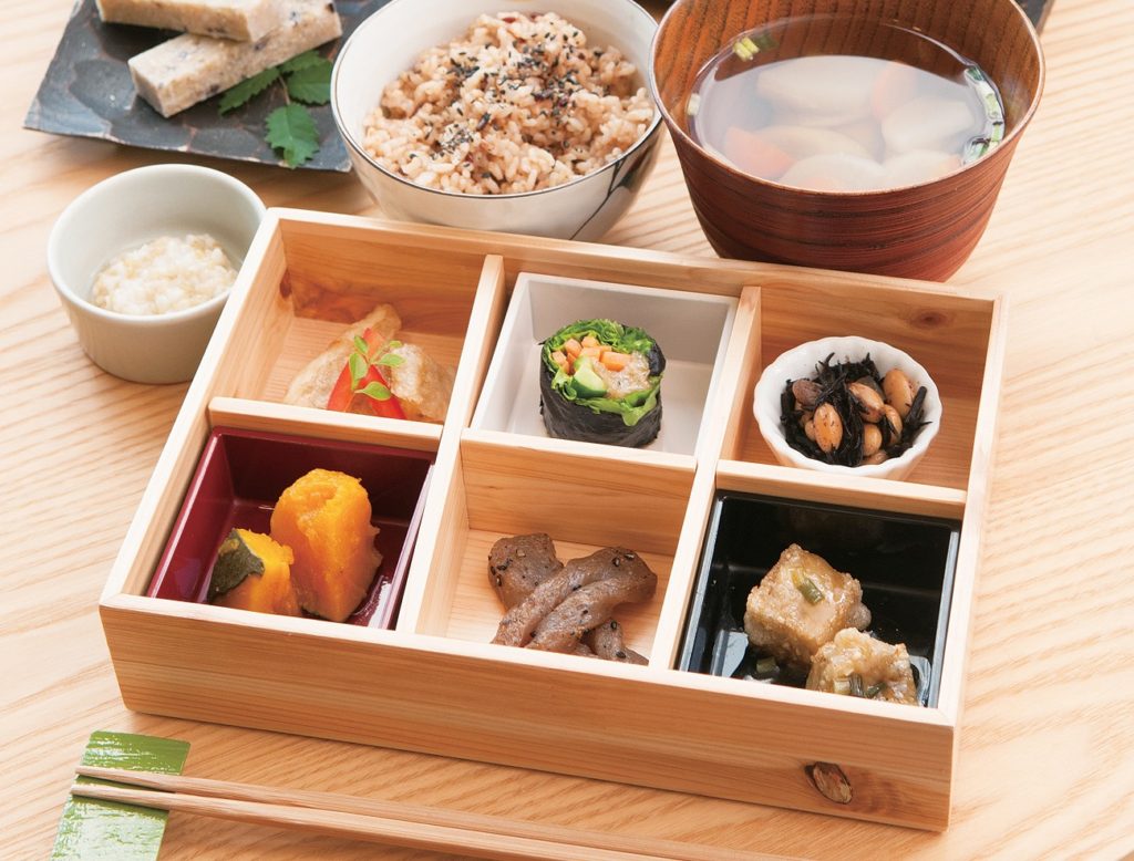 人気のランチが秋メニューに！古代餅を使った創作料理に注目