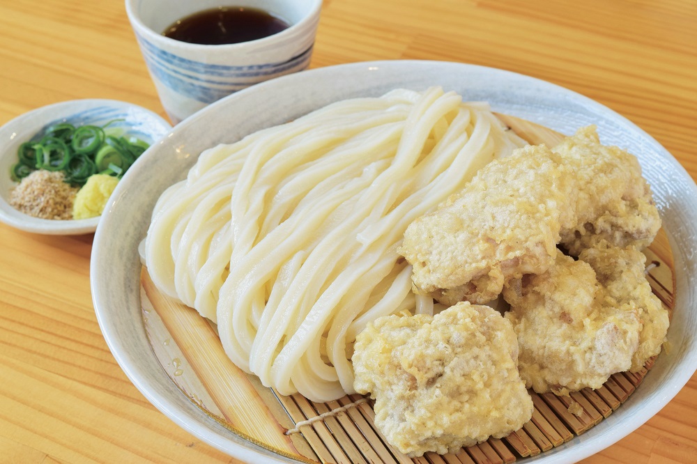 『手打うどん まつばら』素材の味を生かした究極のかしわ天　弾力にこだわったうどんと一緒に堪能