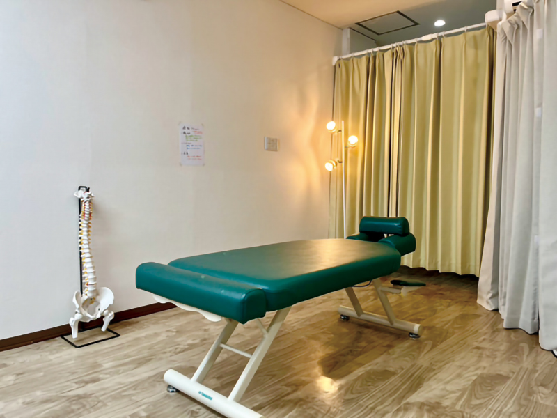 『カイロプラクティック･整体 三日月 』お子様連れも安心！完全個室のカイロプラクティックサロン【香川県高松市宮脇町】