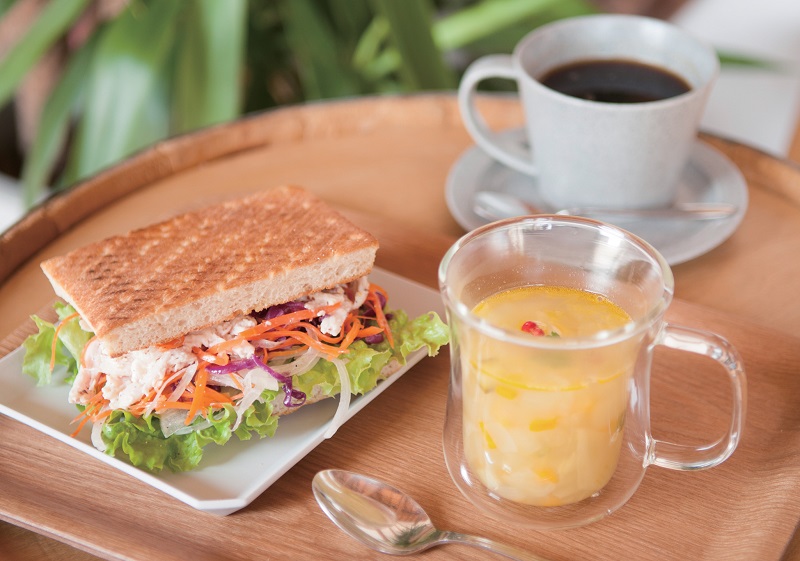 『MINORI GELATO』自家製のこだわり生地で彩り豊かな具材をサンドその食感と味わいに心が弾む楽しい時間を