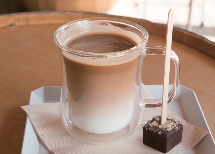 『MINORI GELATO』自家製のこだわり生地で彩り豊かな具材をサンドその食感と味わいに心が弾む楽しい時間を