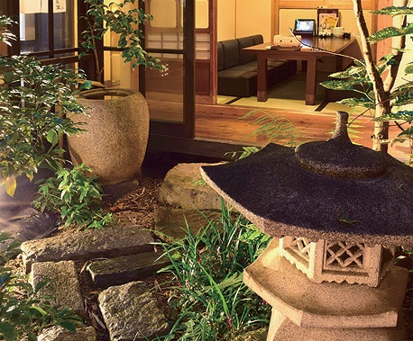 『町家Ｄｉｎｉｎｇ　三ツ矢堂』人気のアツアツグリルやピリ辛鍋、様々な形で楽しむ瀬戸赤どり