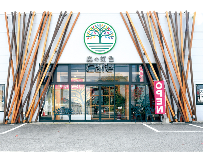 『森の虹色cafe』日常を忘れて心安らぐリゾートカフェ【香川県高松市伏石町】