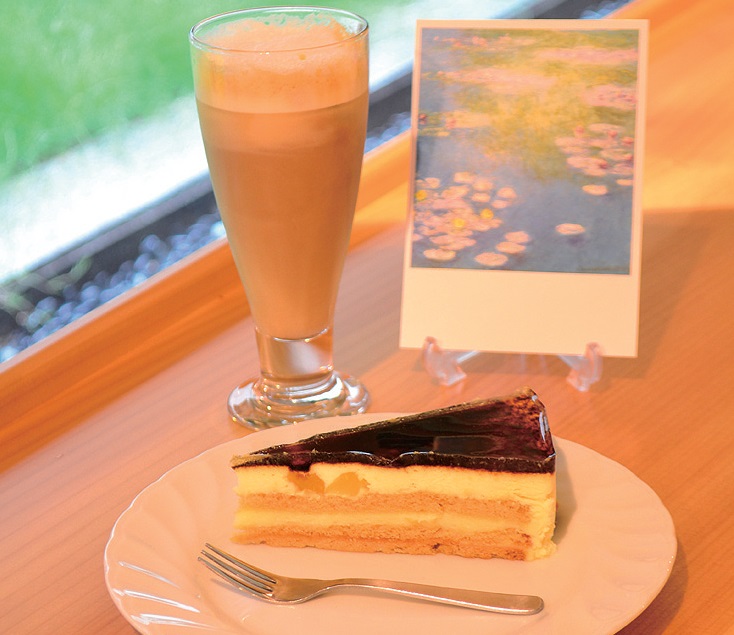 アートを身近に感じられる温もりに溢れた街中のオアシス