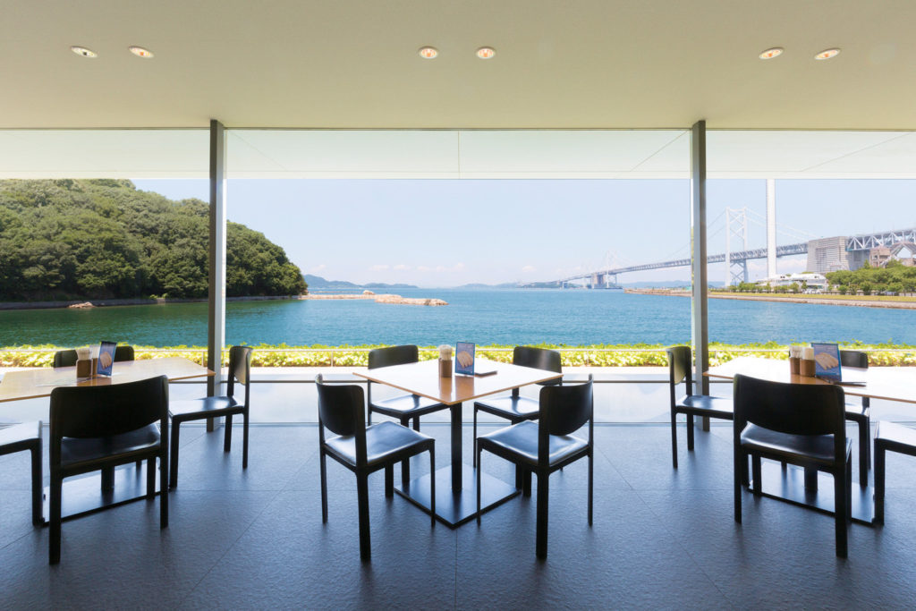 最高のロケーションも作品の１つ。美術館で見つけた素敵空間