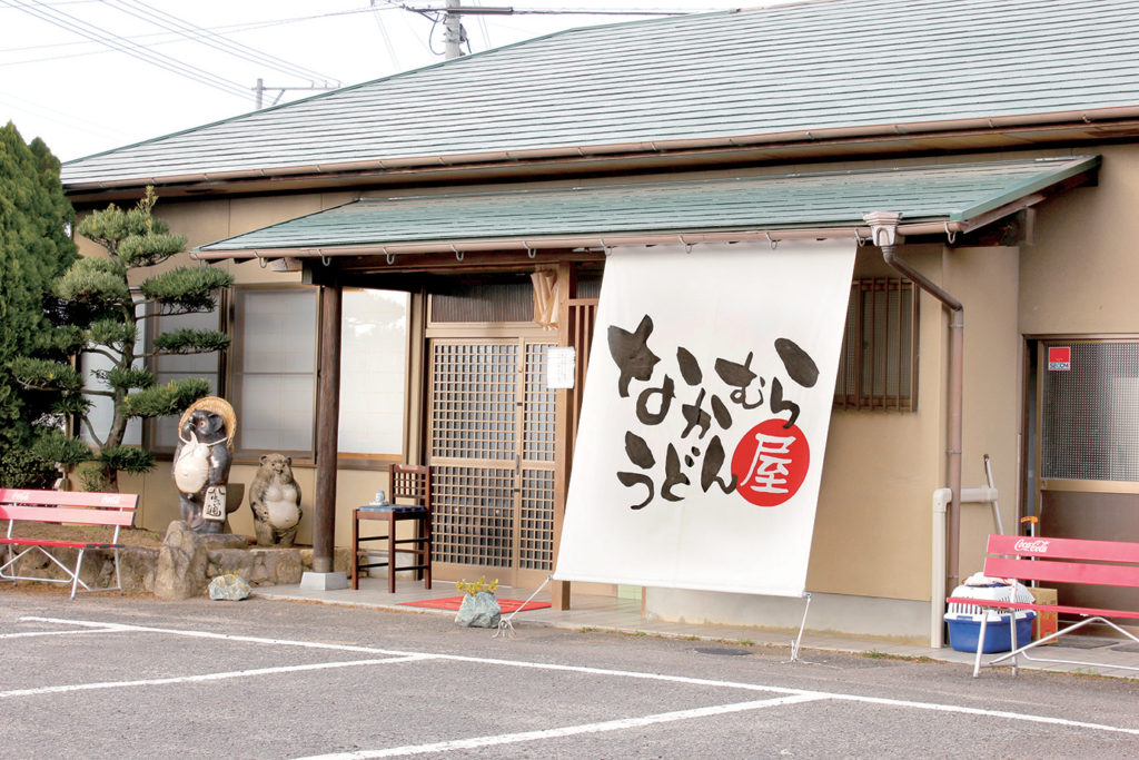 弾力のあるモッチリ細麺は名店の技を受け継いだ絶品うどん