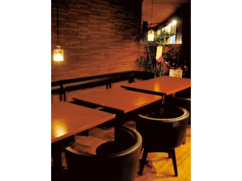 落ち着いた雰囲気の大人Bar『Lantern Bar ランタンバル』