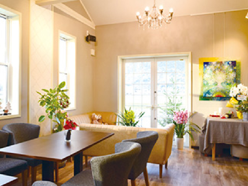 「KanNa 栞那」居心地が良く会話も弾む、女性ゴコロをくすぐる可愛い店内