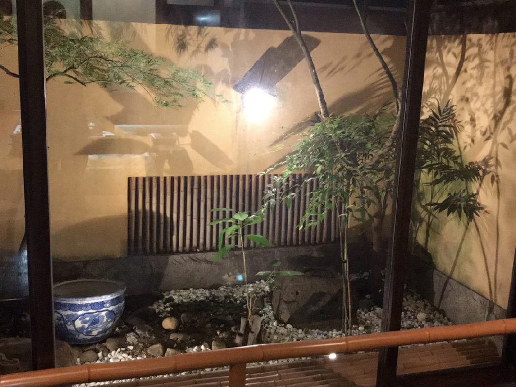 『和牛肉割烹 匠路（Naka）』炭火焼はもちろん、様々なお肉を贅沢に楽しめる