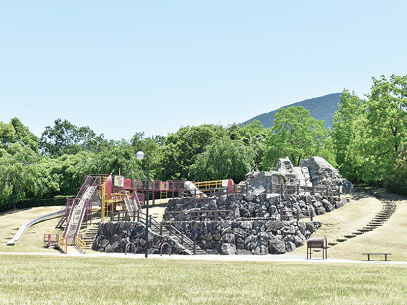 『道の駅 小松オアシス』西日本最高峰を誇る名峰･石鎚山の麓で地元の産品とアウトドアを満喫！【愛媛県西条市小松町】