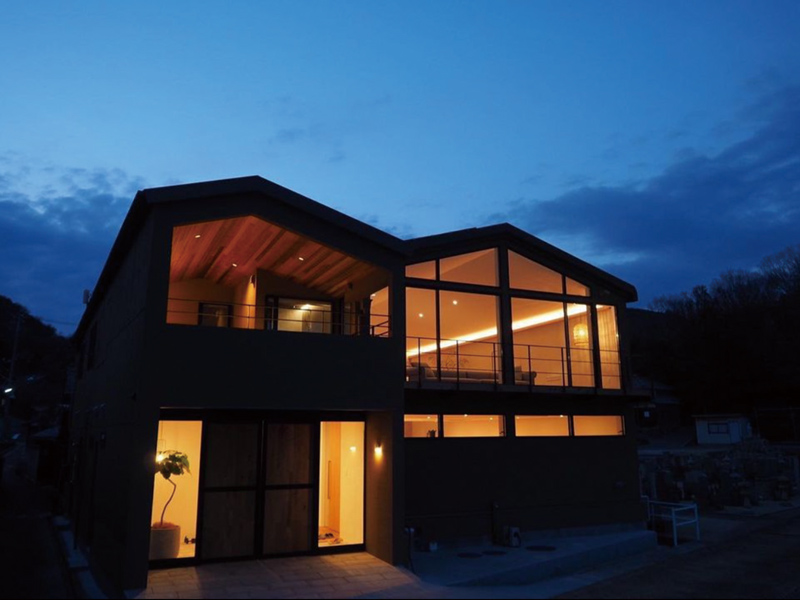 正面に小豆島の海を臨む1日1組限定の貸切宿が誕生！